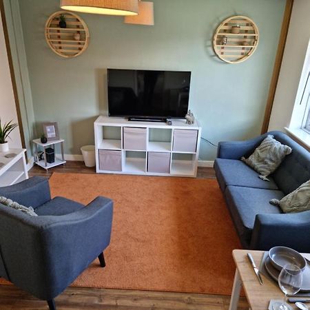 Lovely 2 Bedroom Serviced Apartment With Parking Mansfield Exterior foto