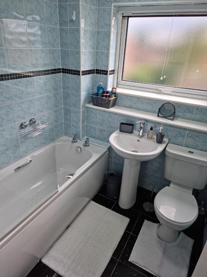 Lovely 2 Bedroom Serviced Apartment With Parking Mansfield Exterior foto