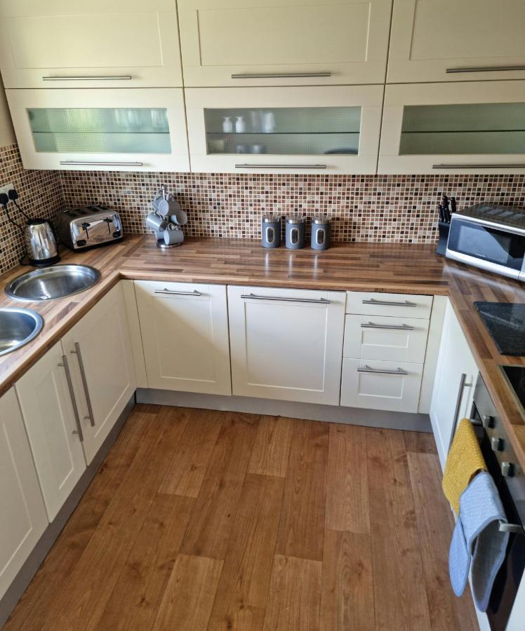 Lovely 2 Bedroom Serviced Apartment With Parking Mansfield Exterior foto